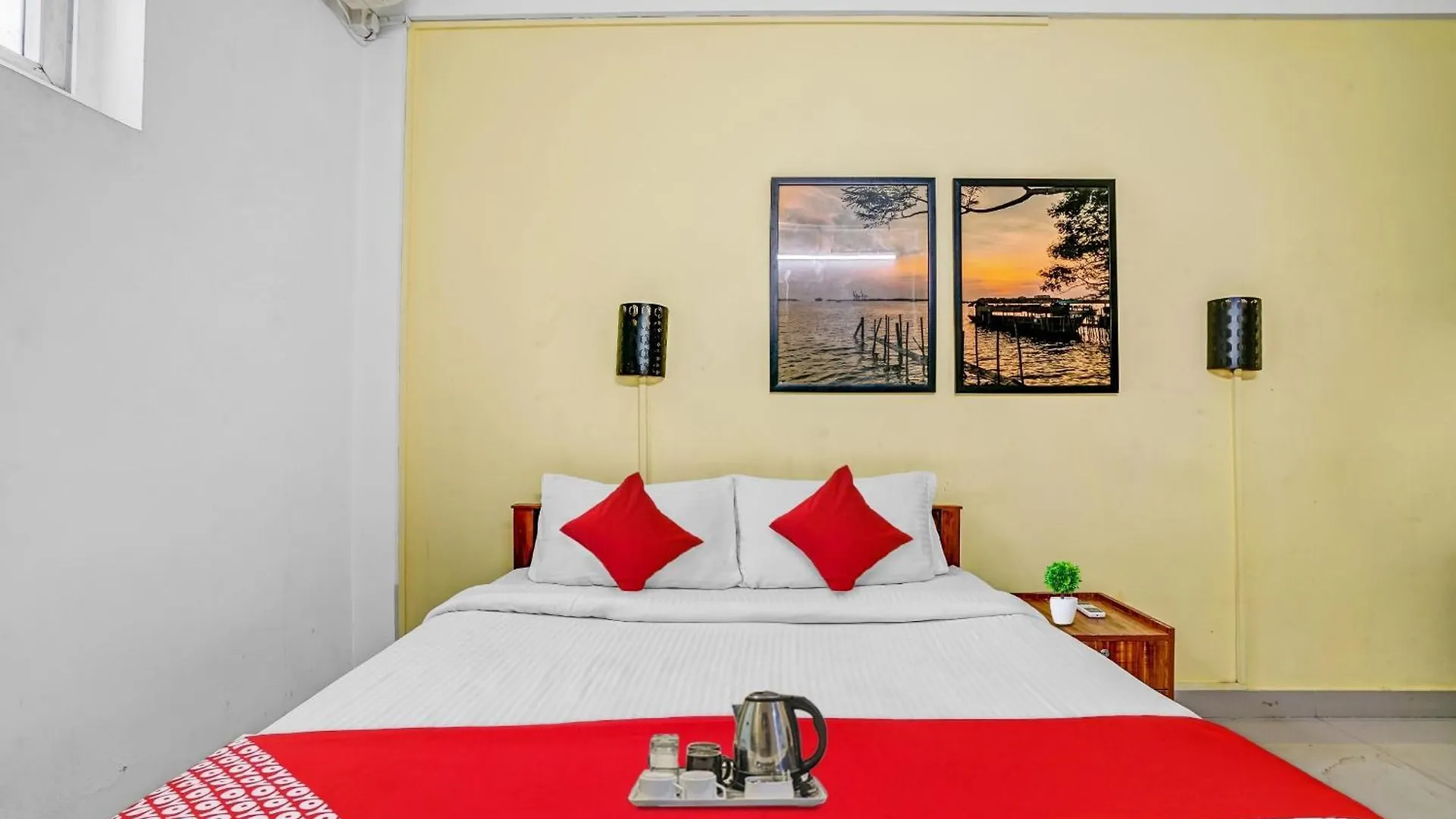 Hotel O Majestic Group Kochi