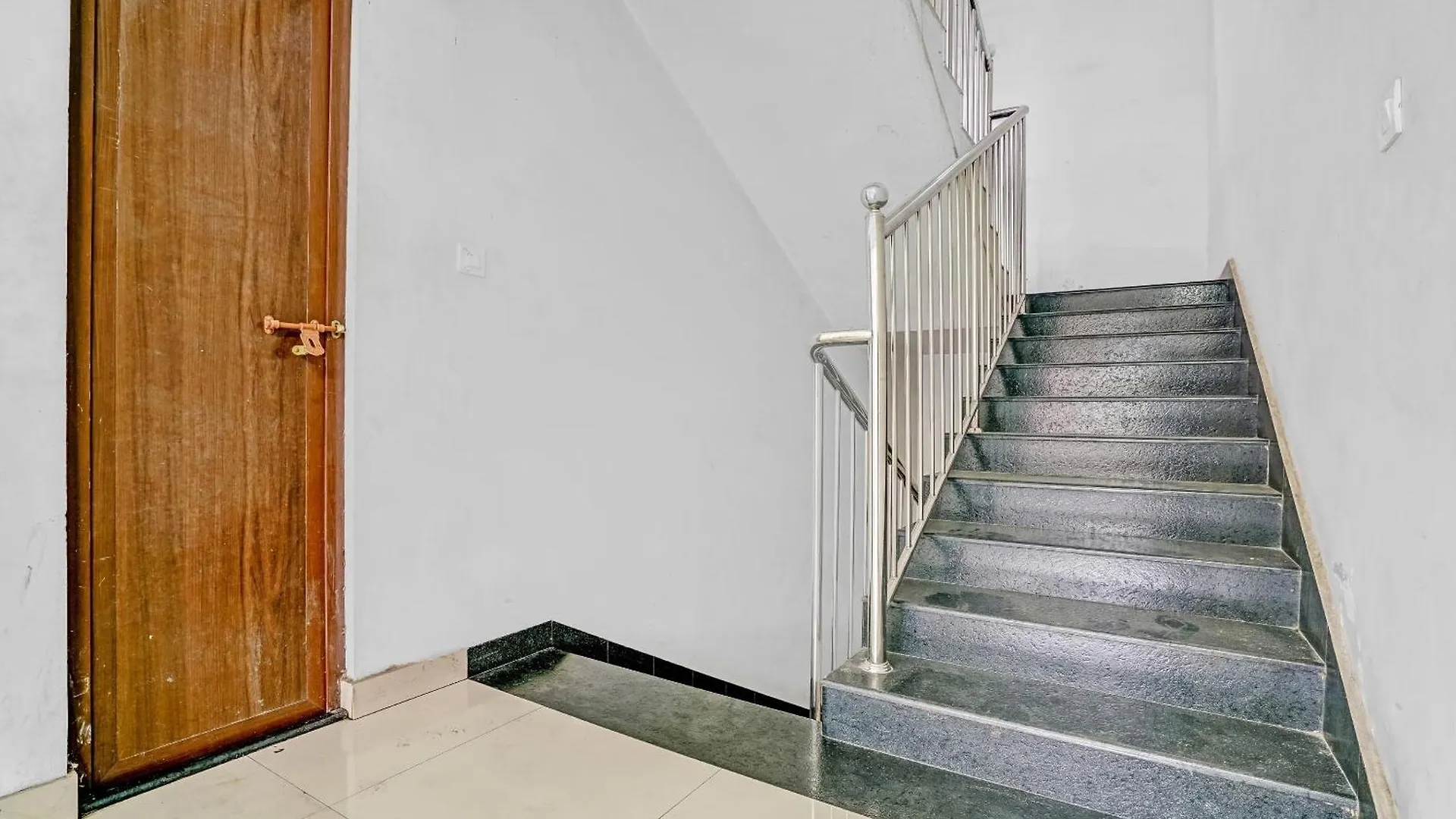 Hotel O Majestic Group Kochi